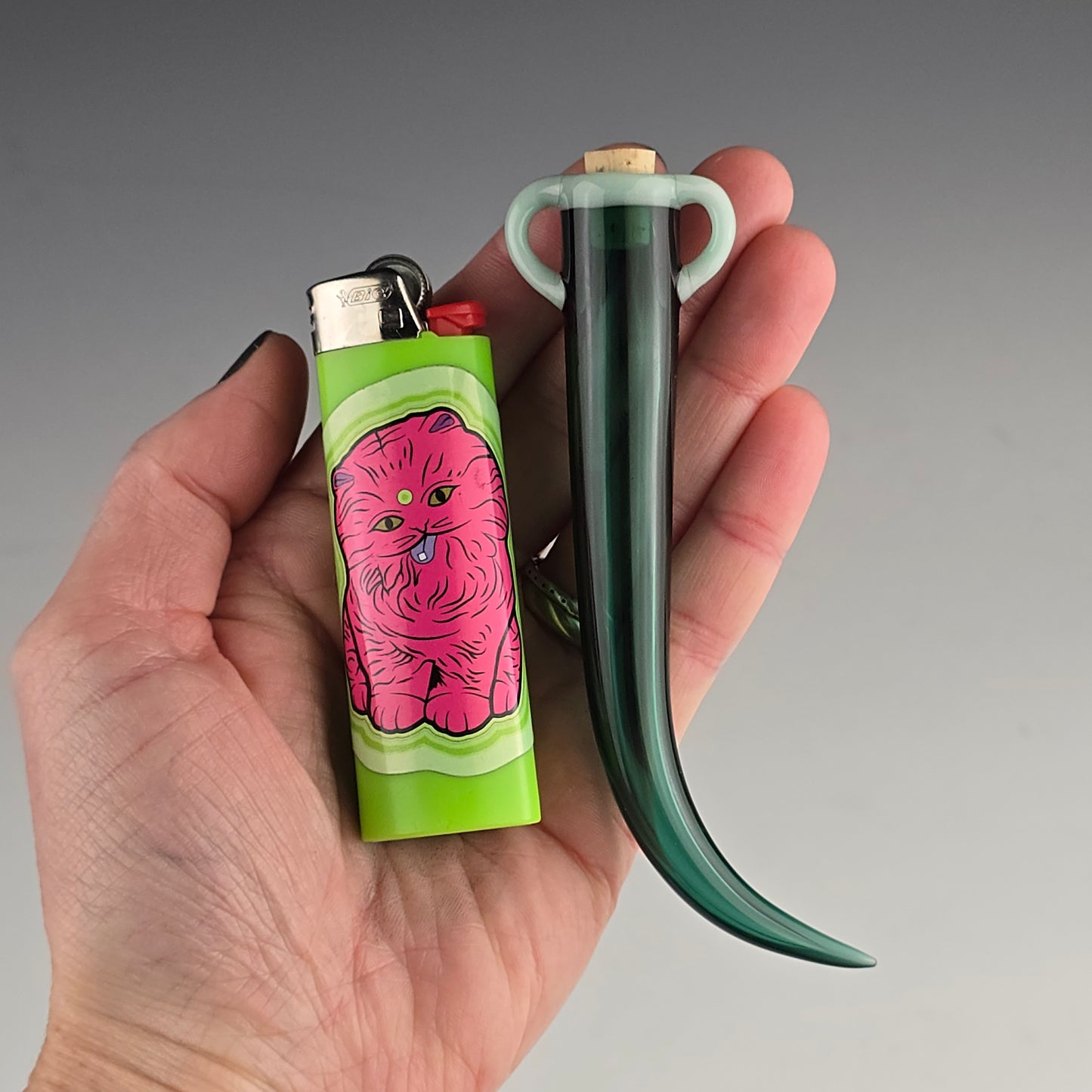 Emerald Whisker Keeper 4.25"