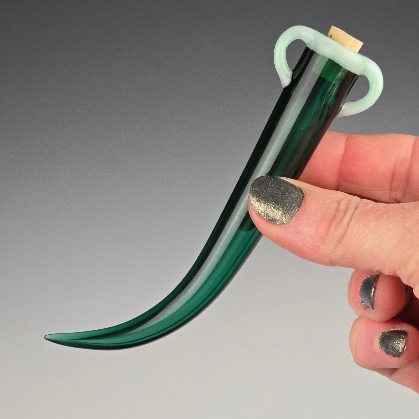 Emerald Whisker Keeper 4.25"