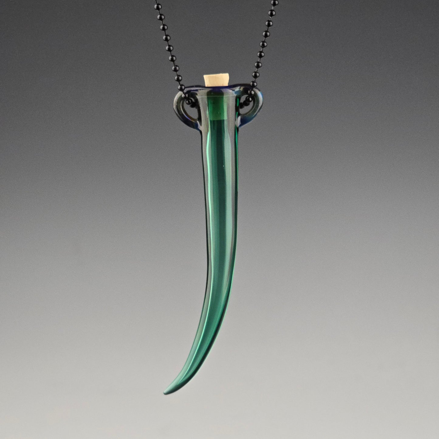 Mini Emerald Europa Whisker Keeper 3"