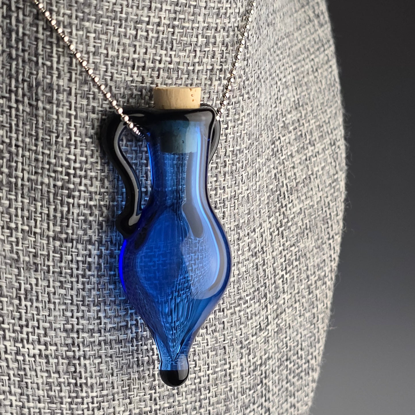 Cobalt Hanging Keeper