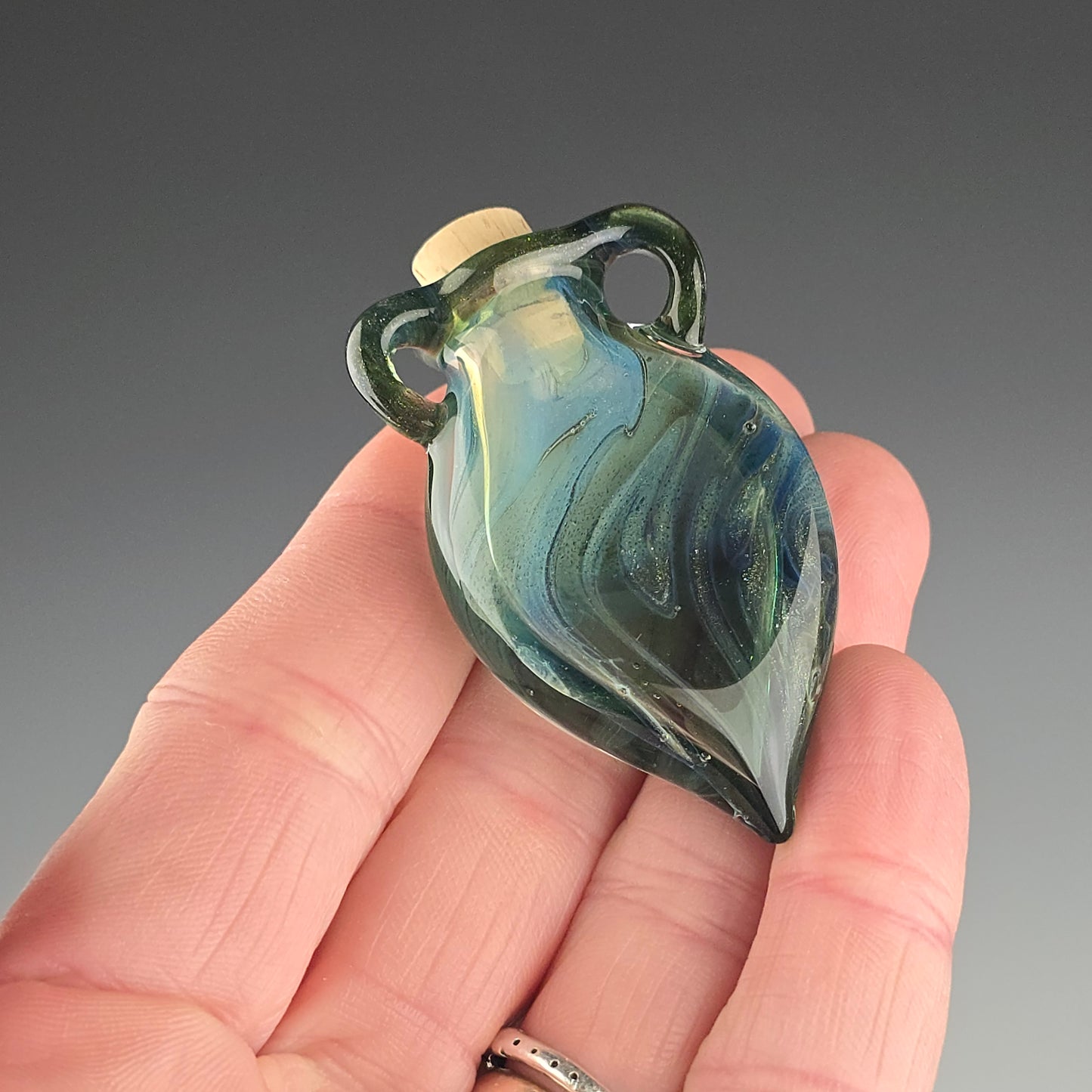 Sparkly Emerald Hanging Keeper