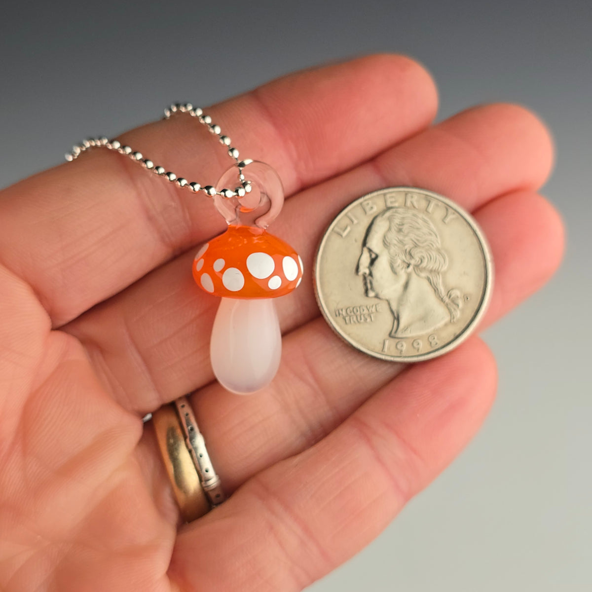 Mushroom: UV Orange & Glowstick