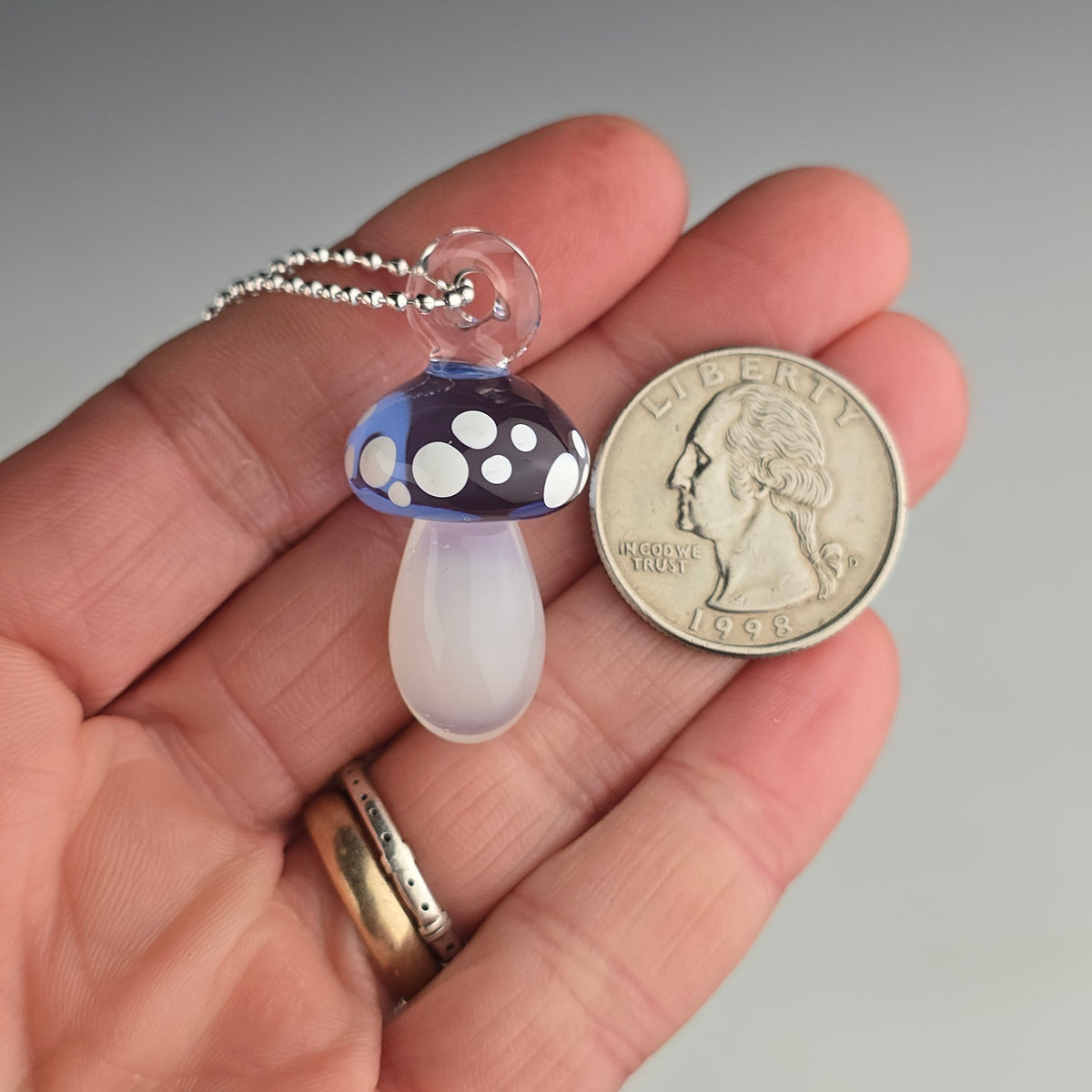 Mushroom: UV Blue Dreamingo & Glowstick
