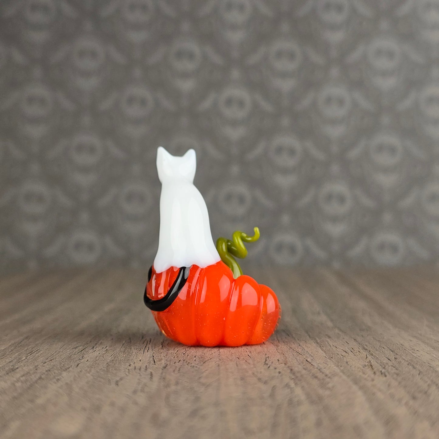 Ghost Kitty on UV Lava Pumpkin Trinket
