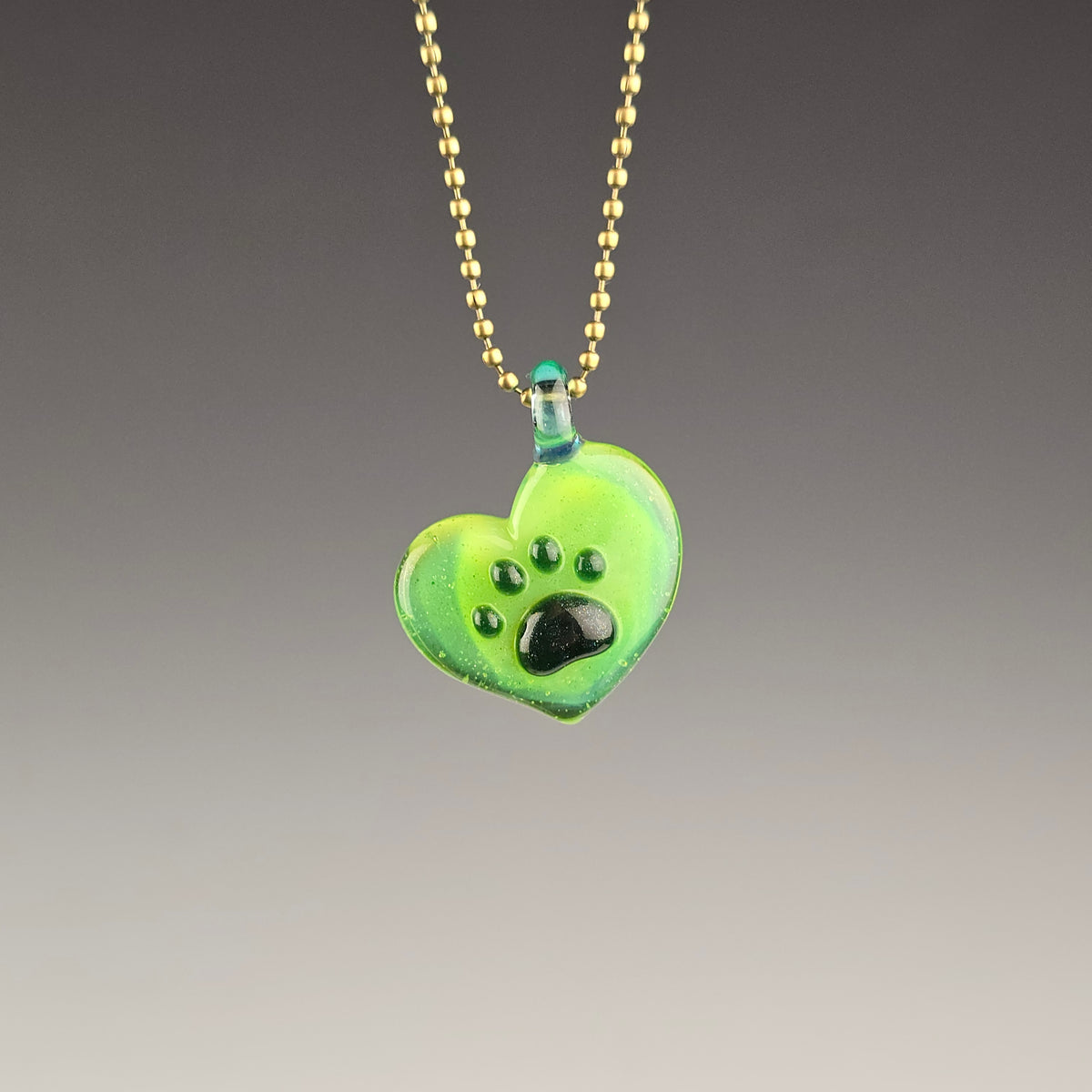 Sparkly Green Heart w/Paw