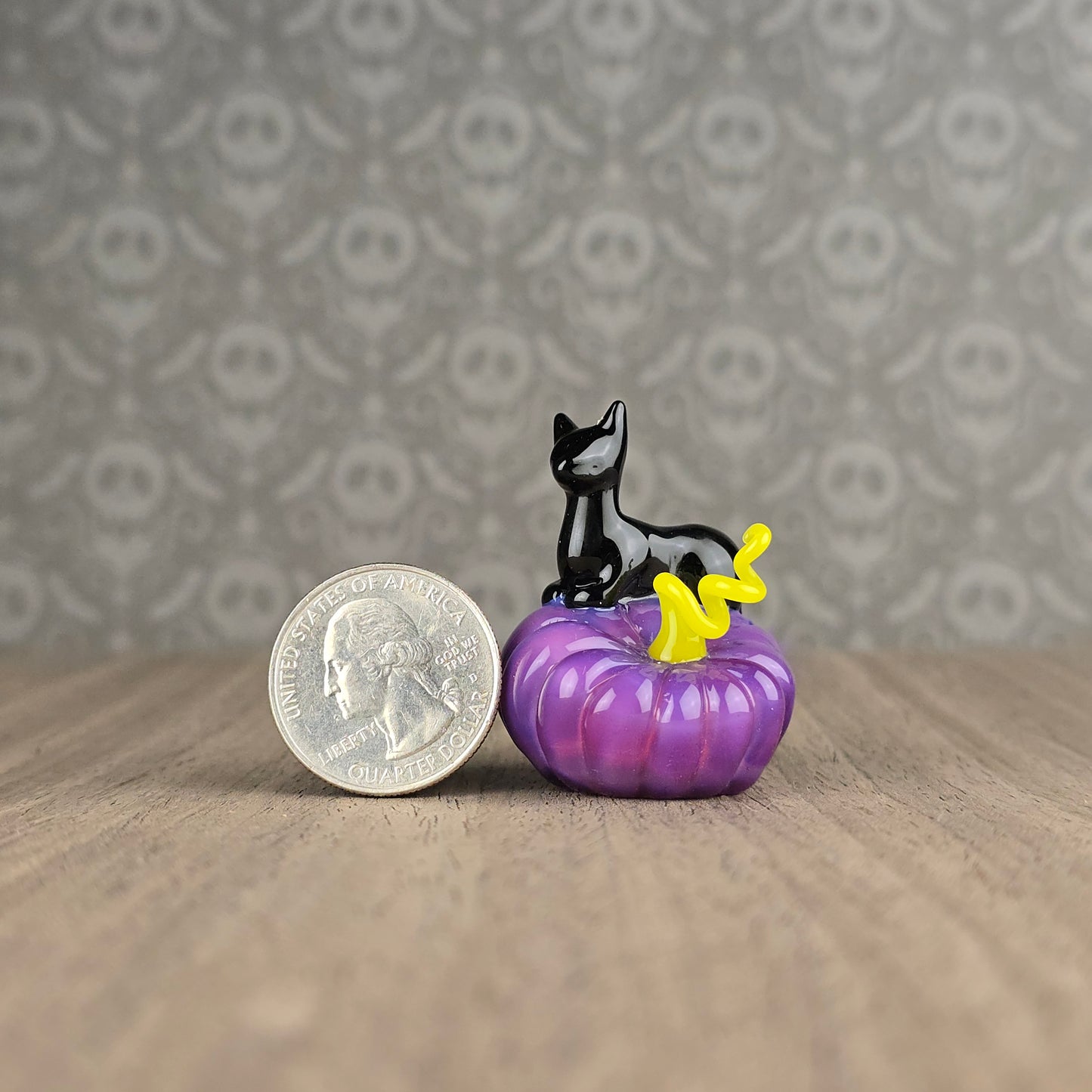 Onyx Stargazer Pumpkin Loaf Trinket