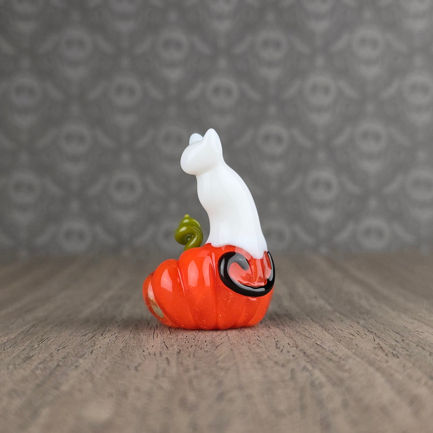Ghost Kitty on UV Lava Pumpkin Trinket