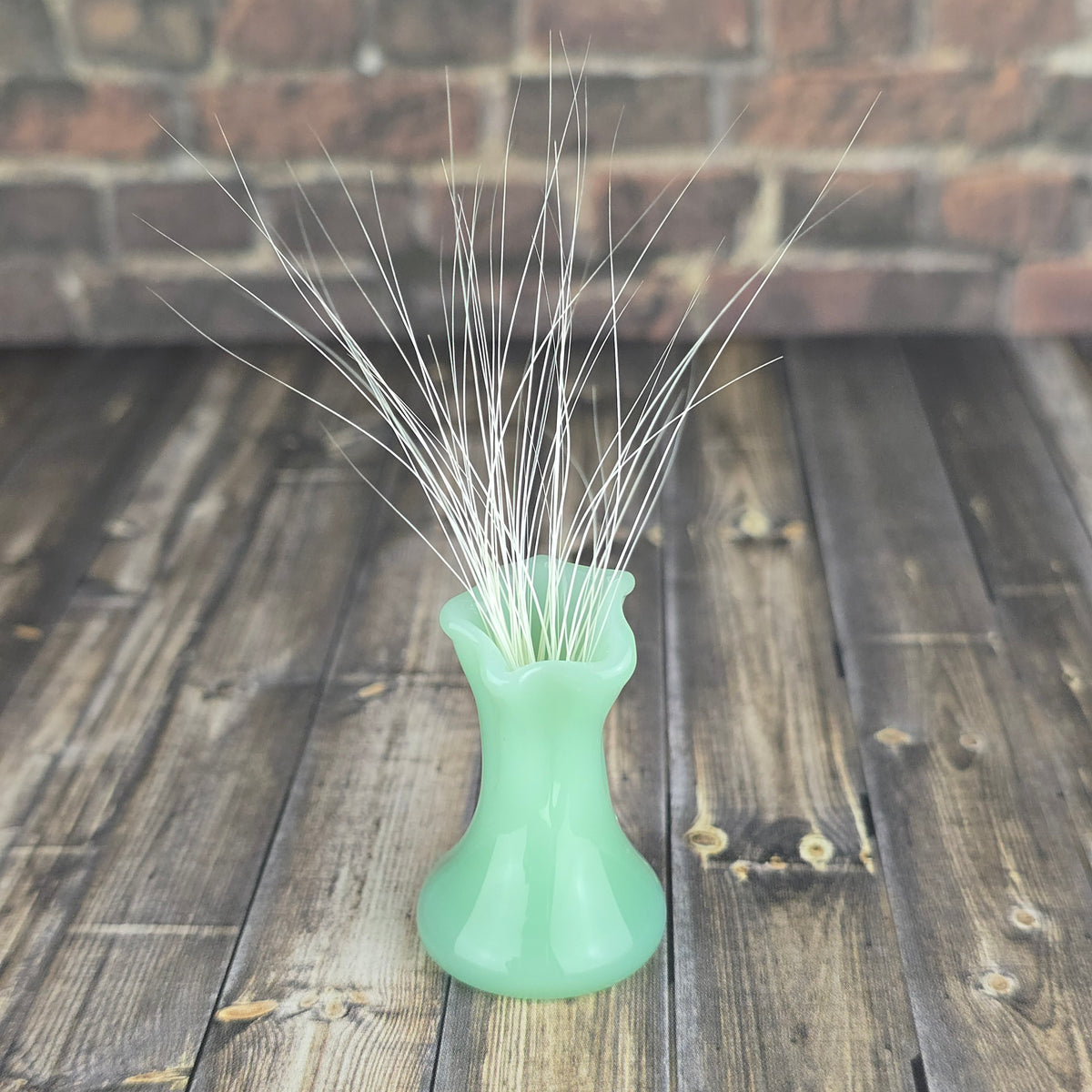 Jade Green Star Top Whisker Vase