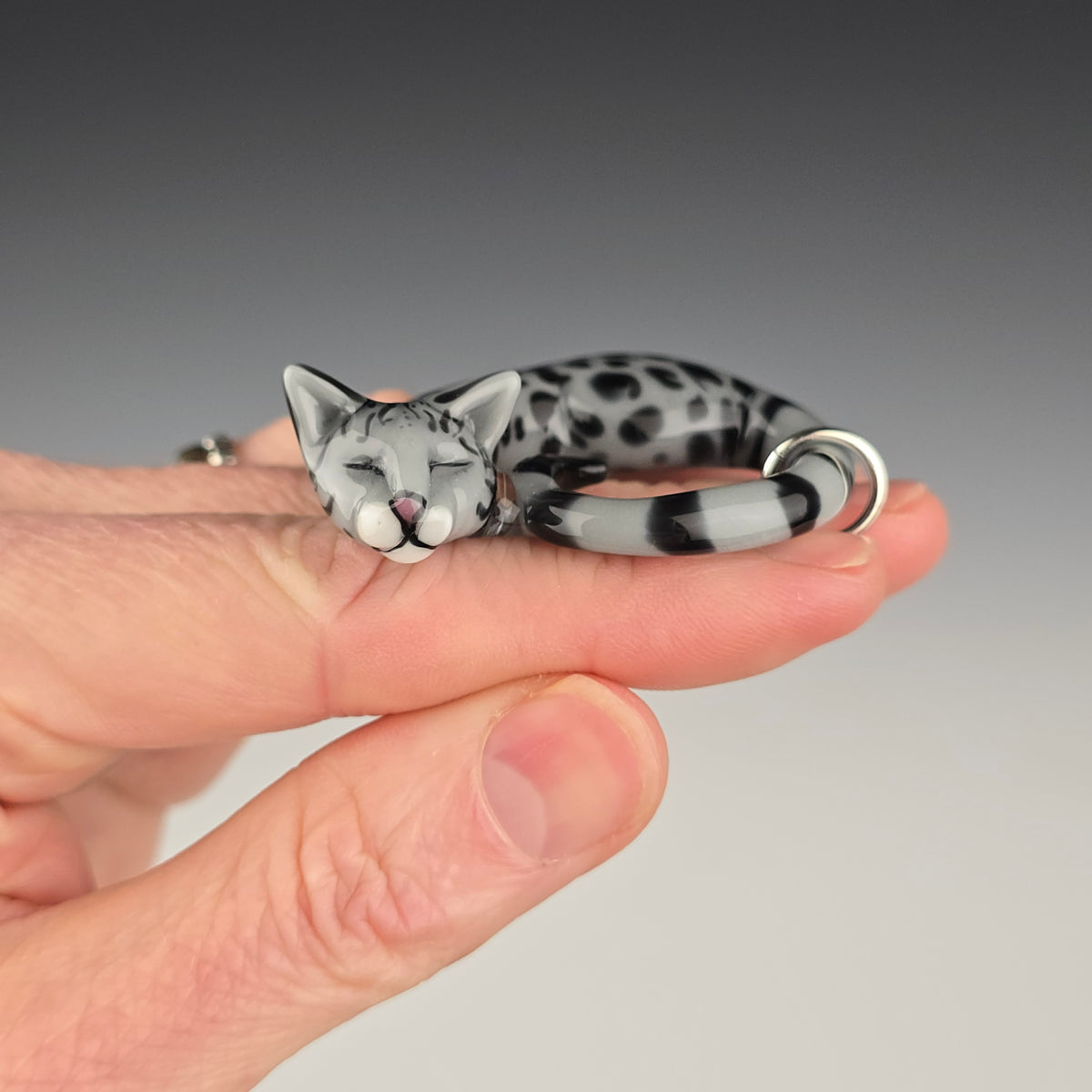 Silver Egyptian Mau: large