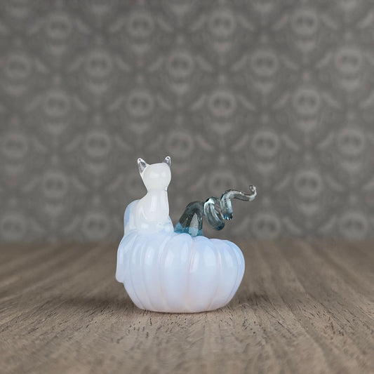 UV Glowstick & Lucid Pumpkin Loaf Trinket
