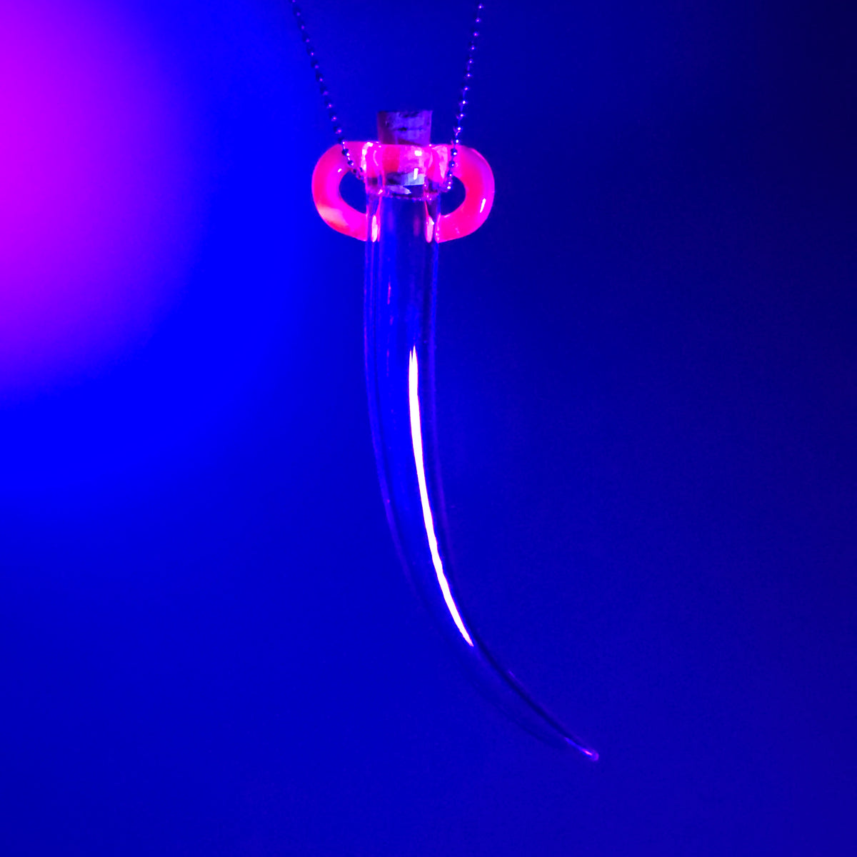 Hanging Whisker Keeper UV Blu-V 4.5"