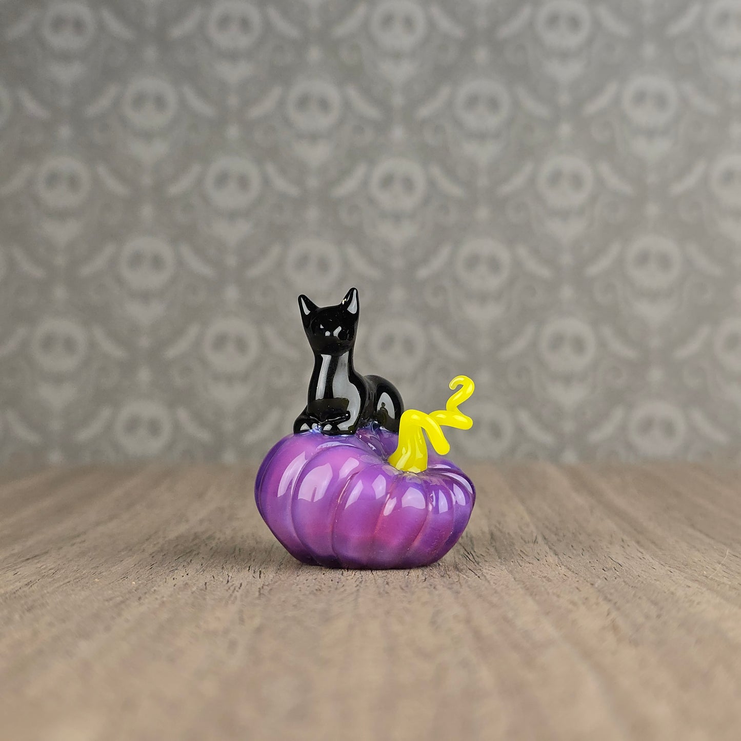 Onyx Stargazer Pumpkin Loaf Trinket