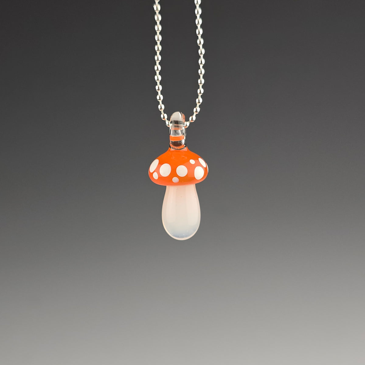 Mushroom: UV Orange & Glowstick