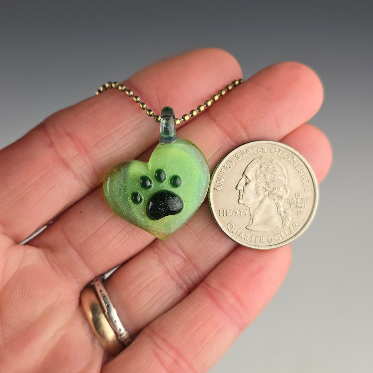 Sparkly Green Heart w/Paw