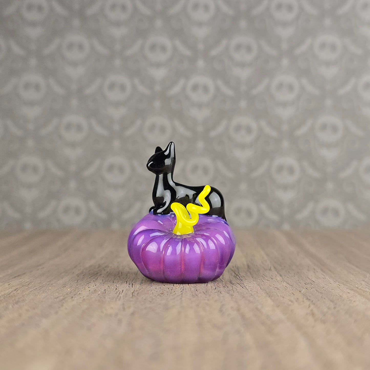 Onyx Stargazer Pumpkin Loaf Trinket