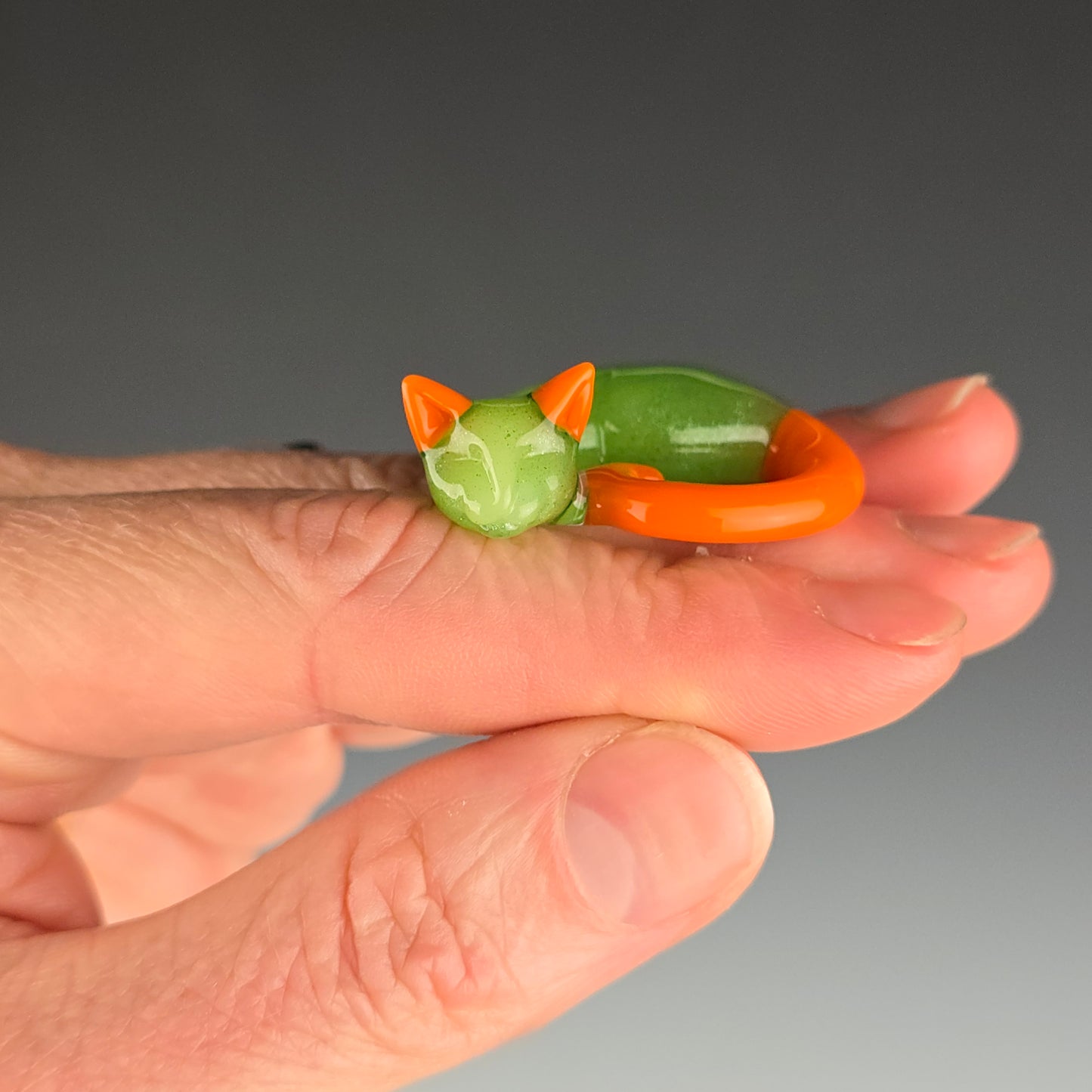 UV Orange & Green Sparkle Siamese: mini