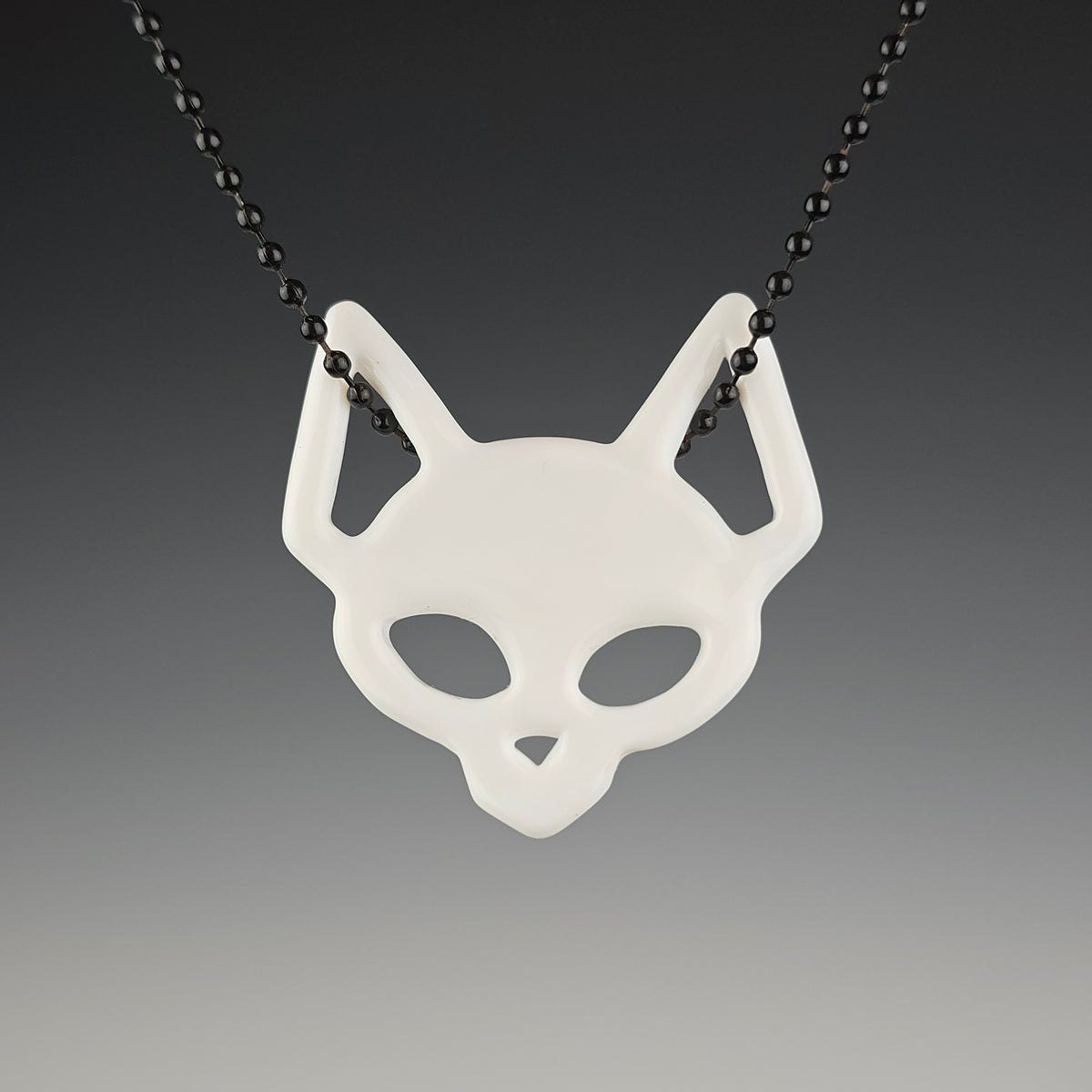Skull Kitty Face: Large Ears