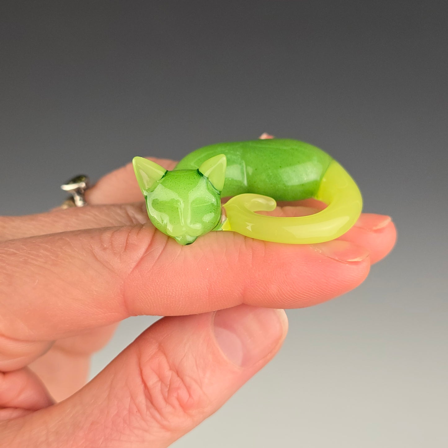 UV Green Sparkle Siamese: regular