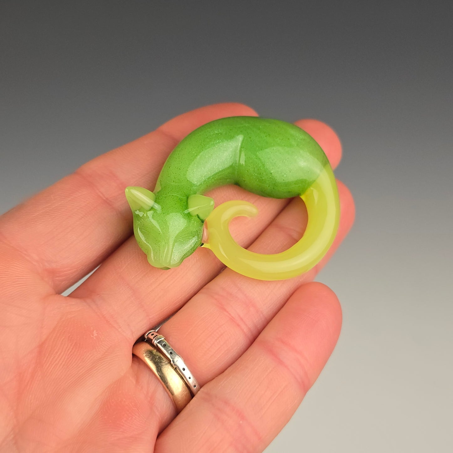 UV Green Sparkle Siamese: regular