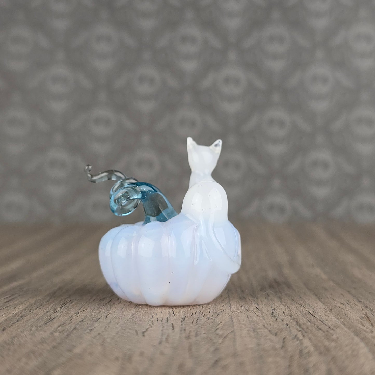 UV Glowstick & Lucid Pumpkin Loaf Trinket