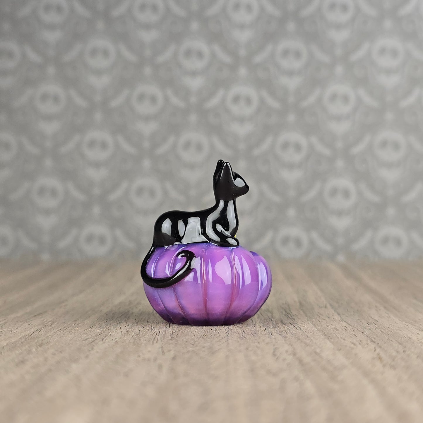 Onyx Stargazer Pumpkin Loaf Trinket