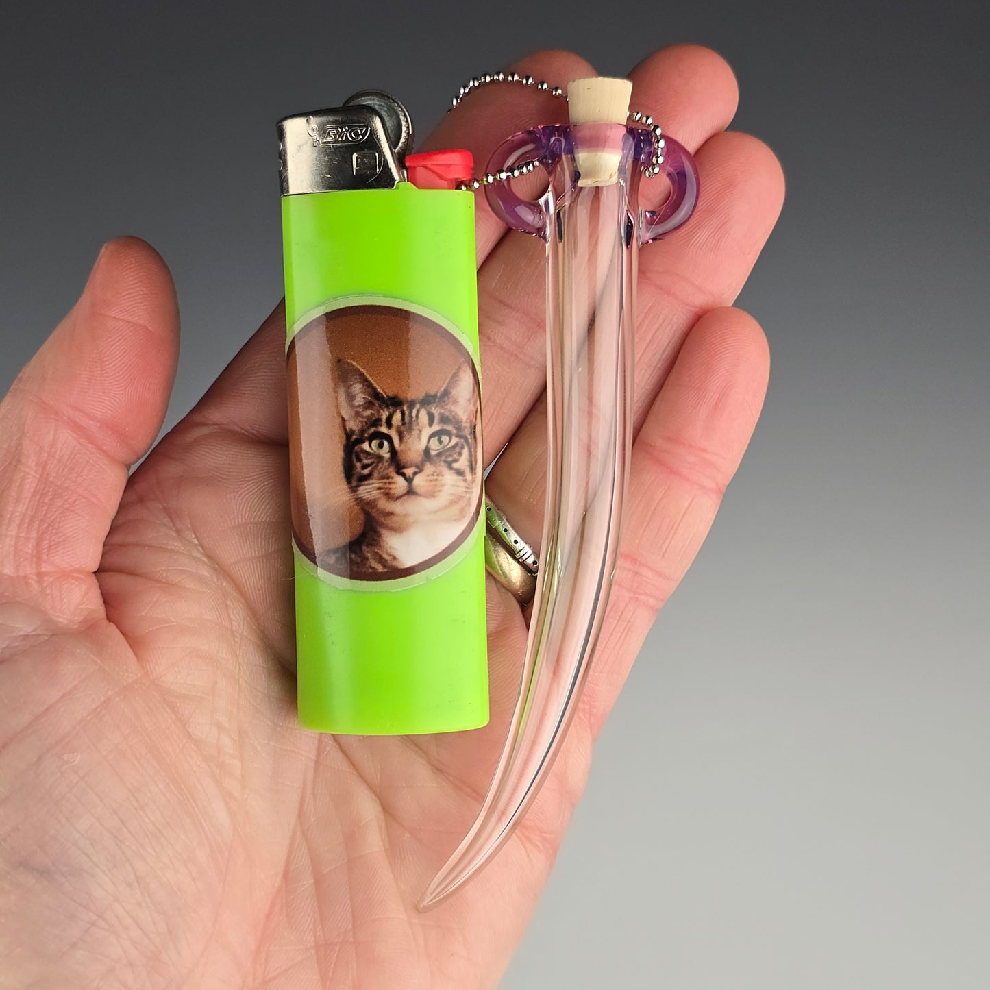 Hanging Whisker Keeper: Royal Jelly 3.75"