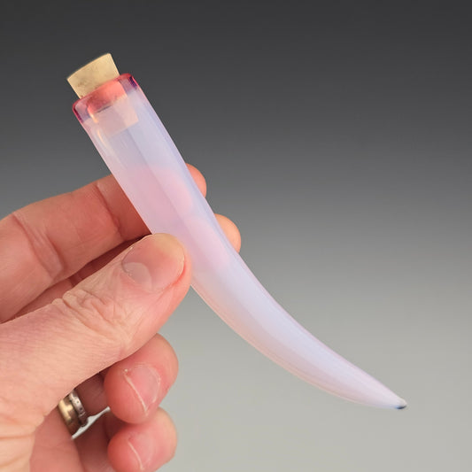 Tela Magenta on Blossom: 3.5"