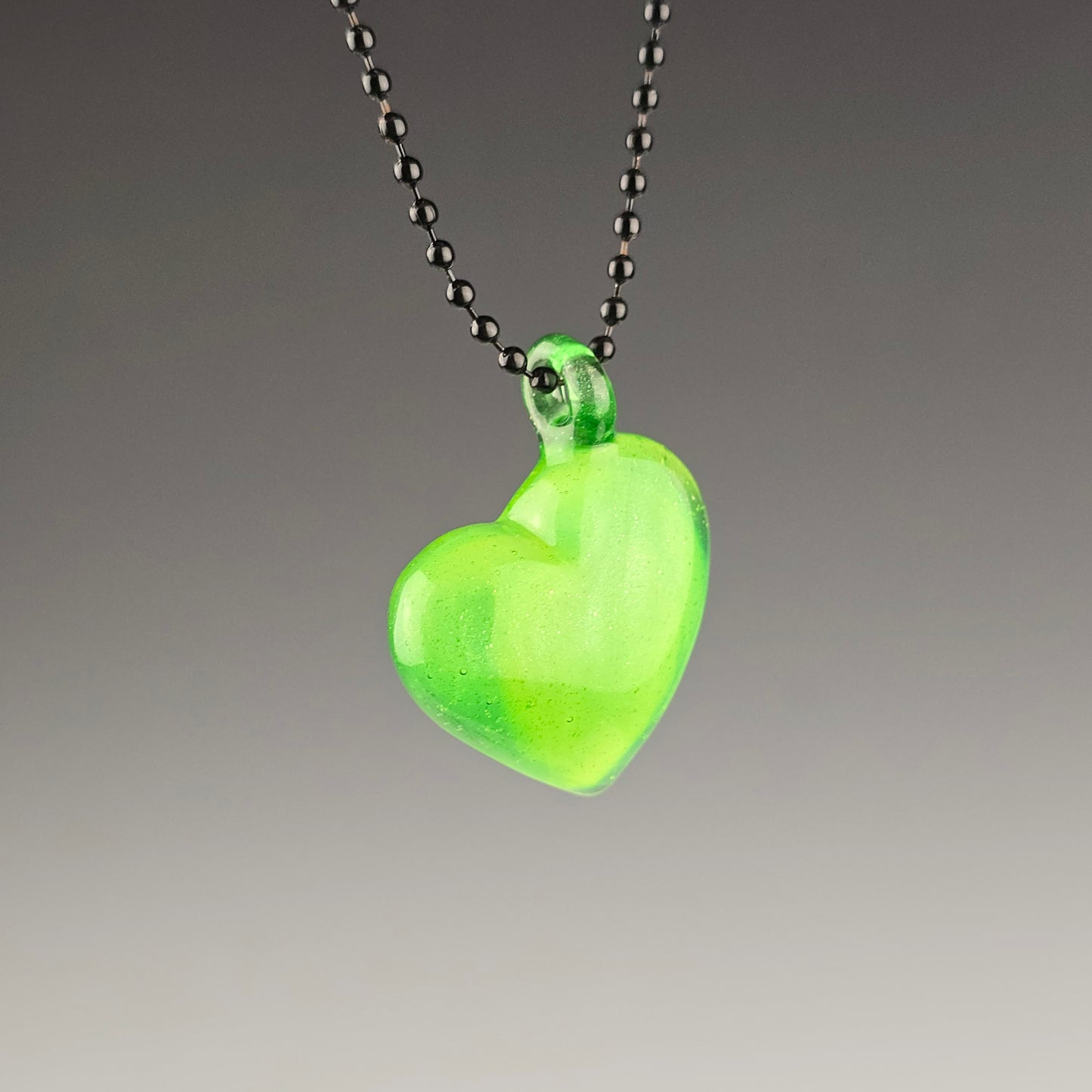 Solid Sparkly Green Heart (larger)