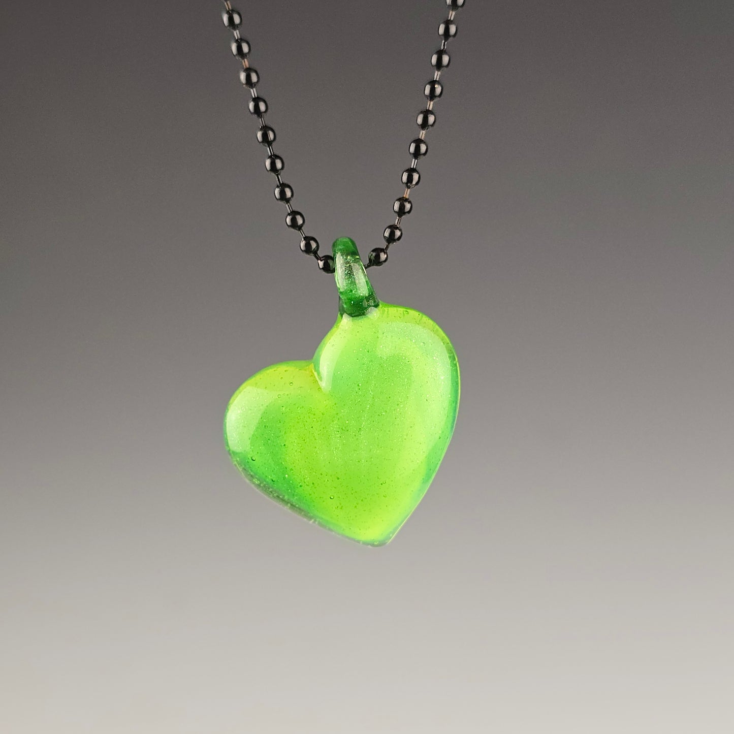 Solid Sparkly Green Heart (larger)