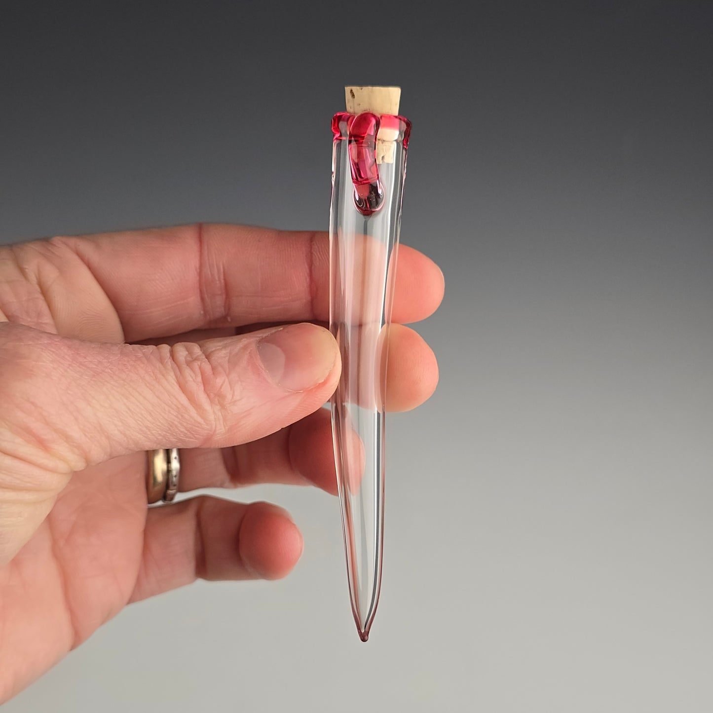 Hanging Whisker Keeper: Tela Magenta 3.25"