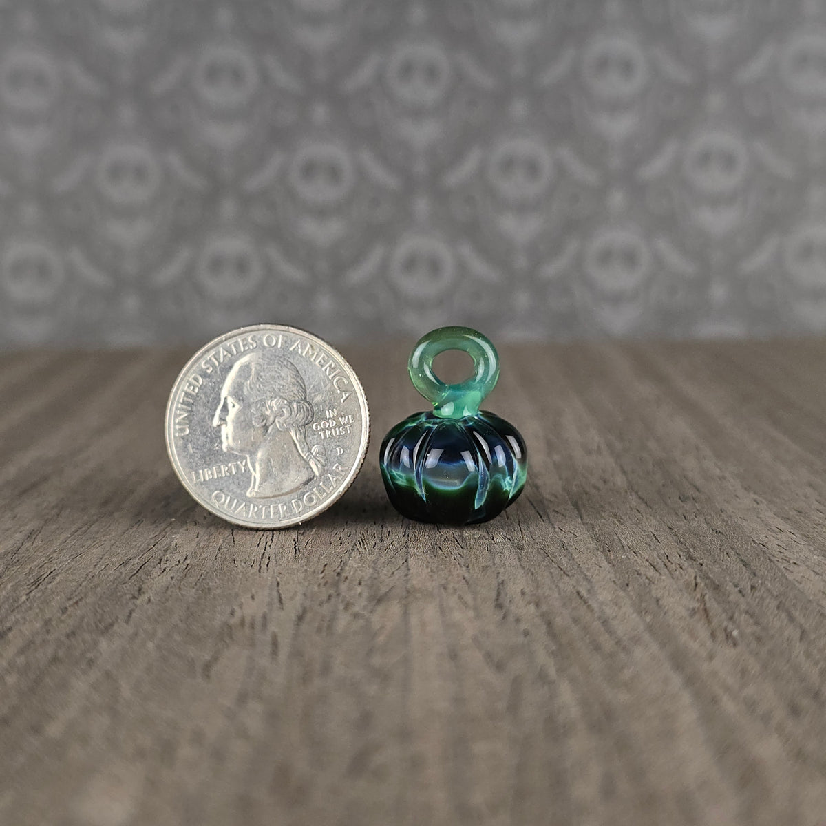 Pumpkin Pendant: Xenomorph