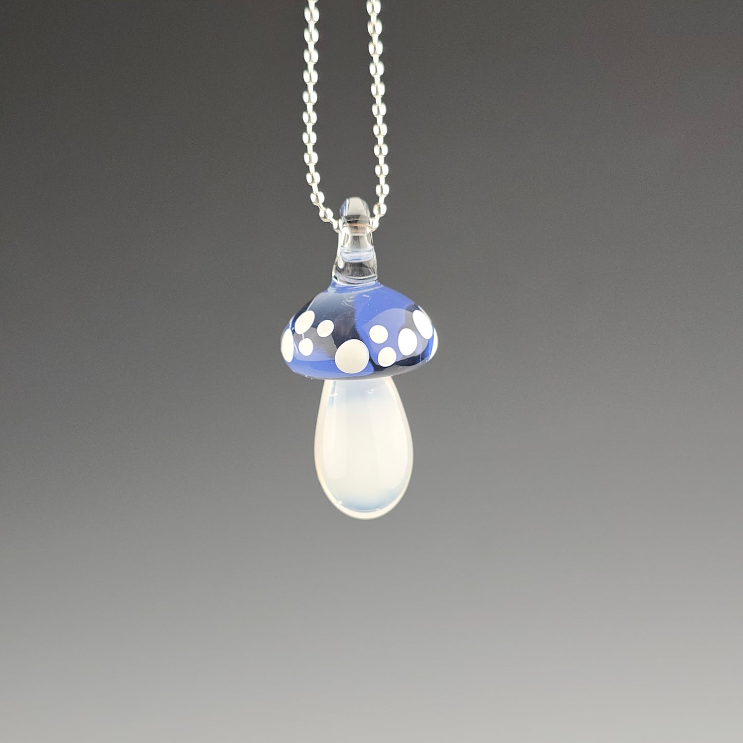 Mushroom: UV Blue Dreamingo & Glowstick