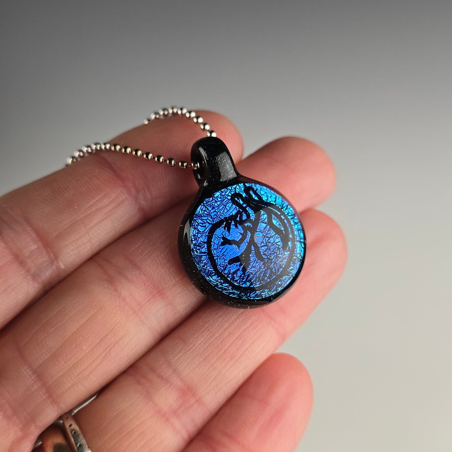 Medium Blue Dichro: Shrimpin' Kitty