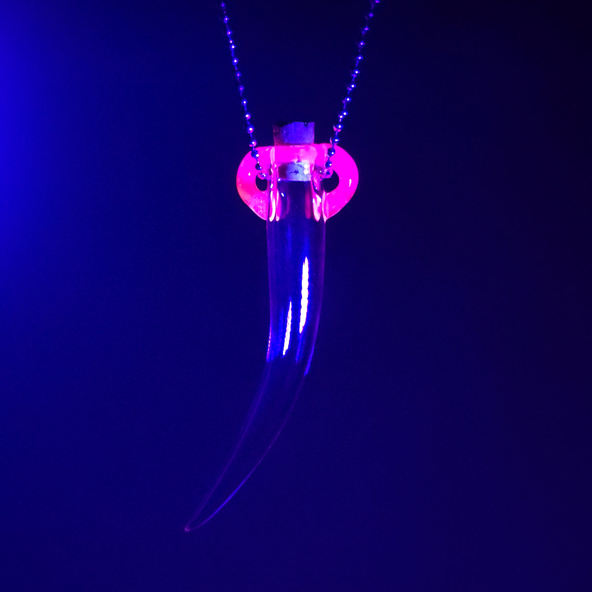 Hanging Whisker Keeper: UV Glowstick 3.5"