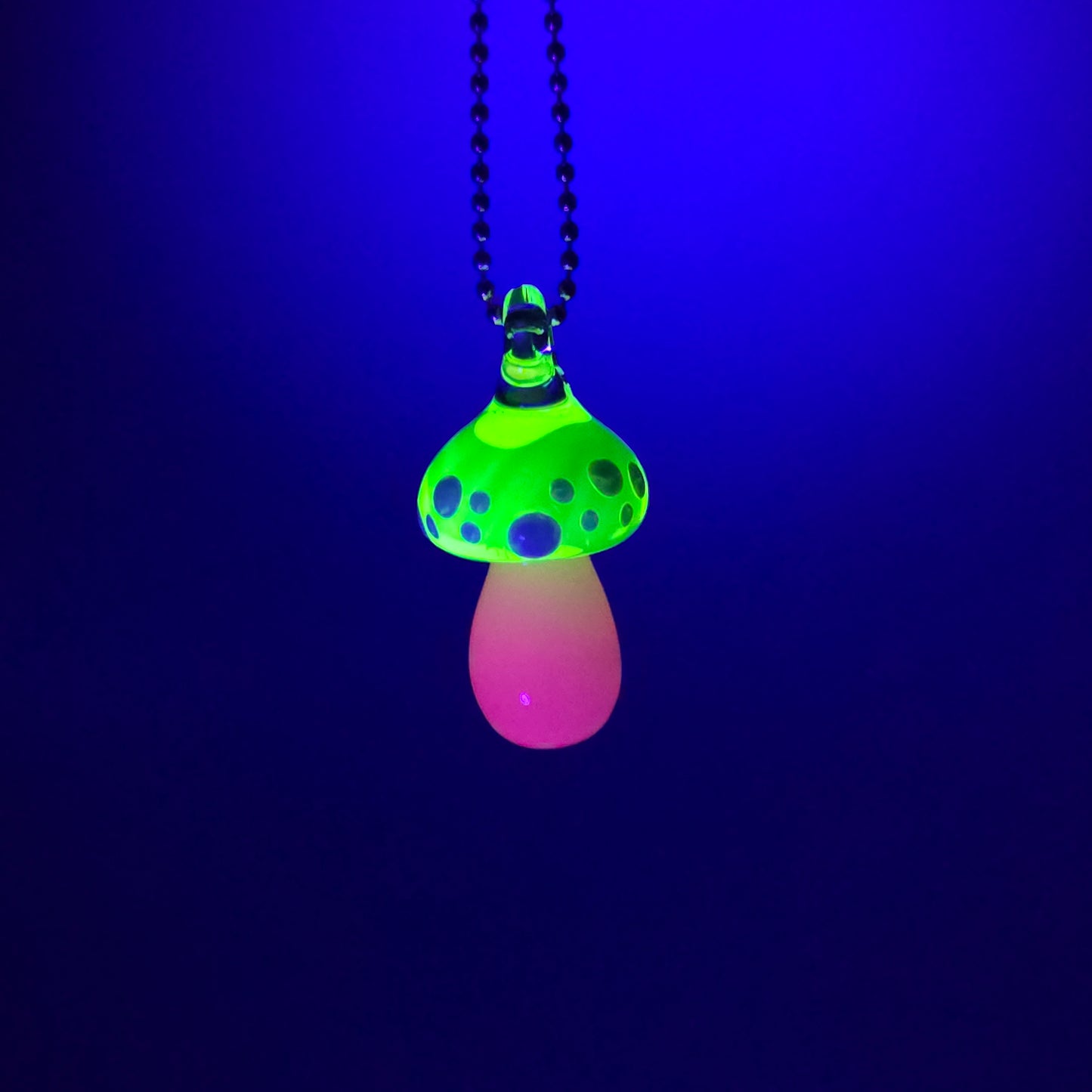 Mushroom: Large UV Yellow & Glowstick