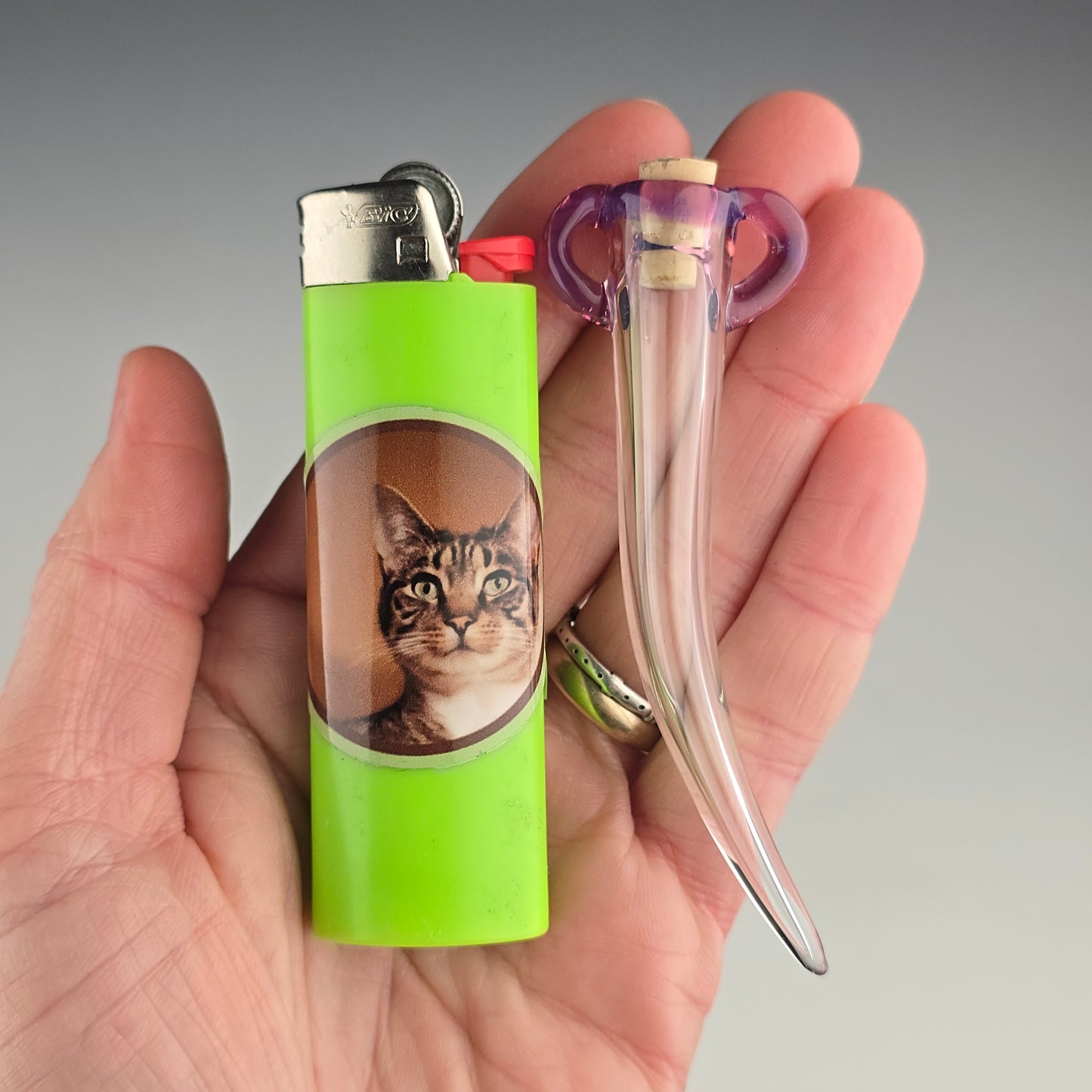 Hanging Whisker Keeper: Royal Jelly 2.75"