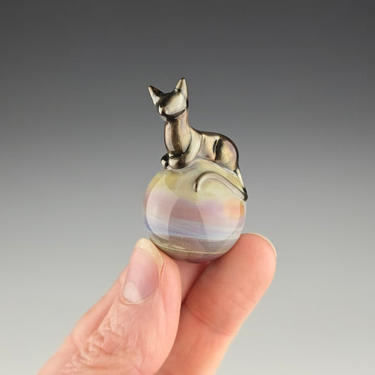 Queen Bee Meowble with Electrum Loaf 24.6mm
