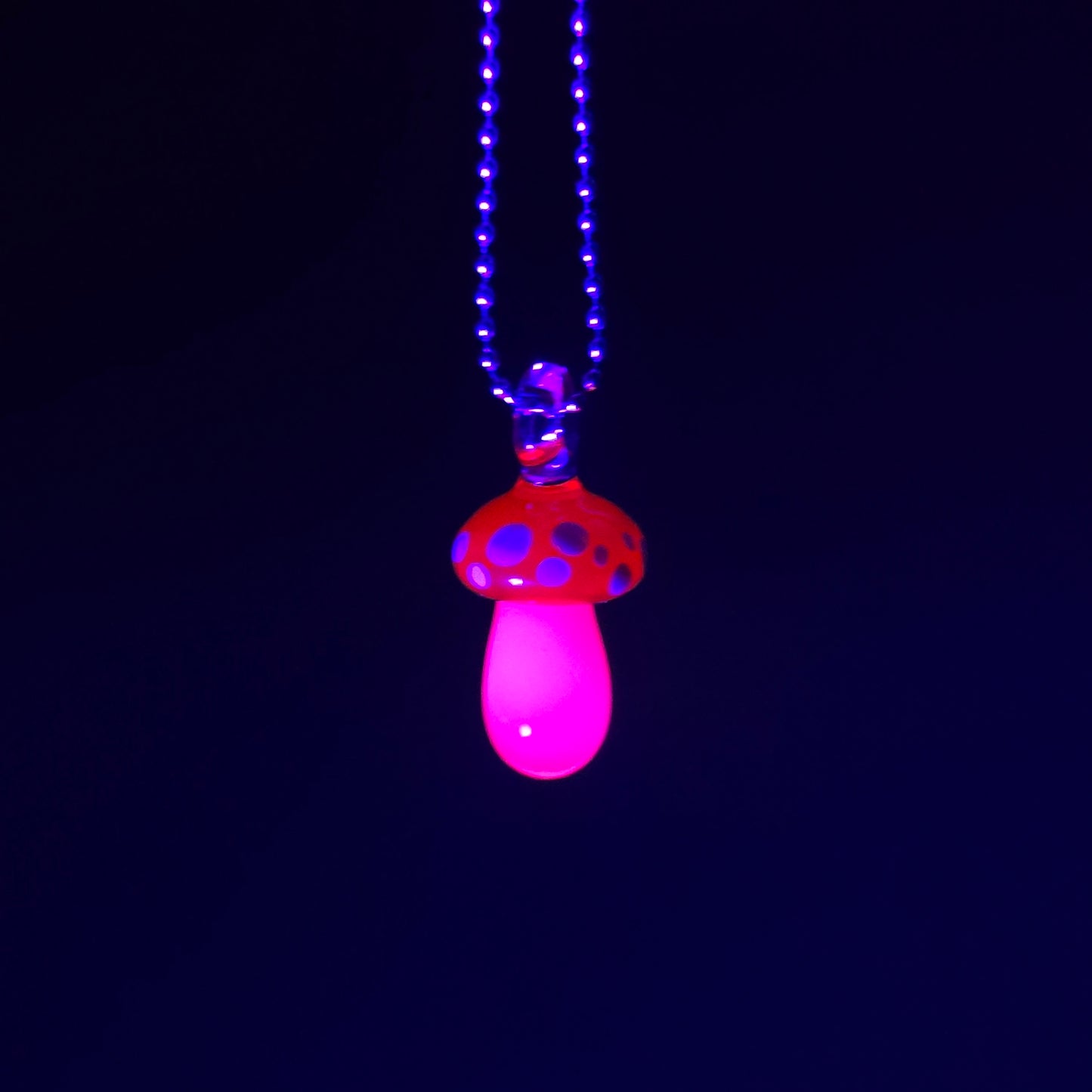 Mushroom: UV Orange & Glowstick