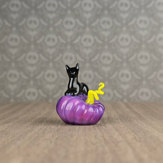 Onyx Stargazer Pumpkin Loaf Trinket