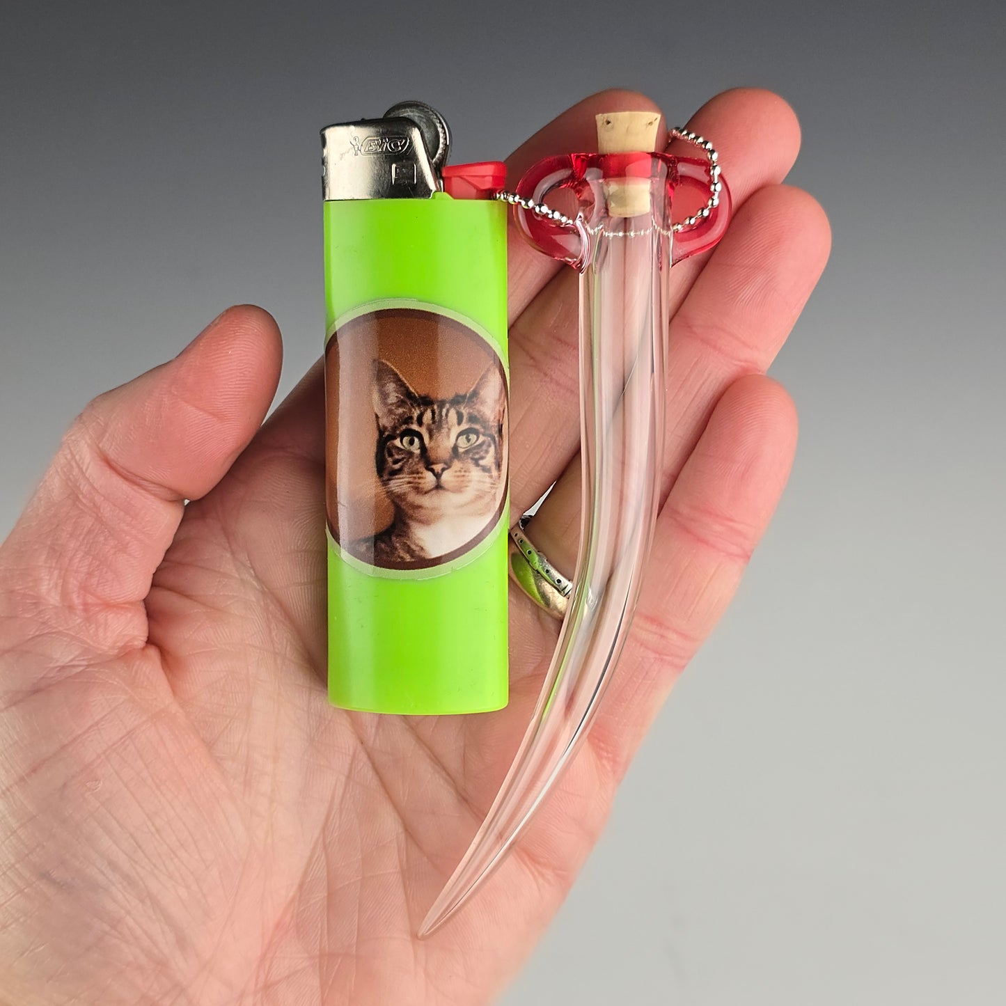 Hanging Whisker Keeper: Tela Magenta 4"