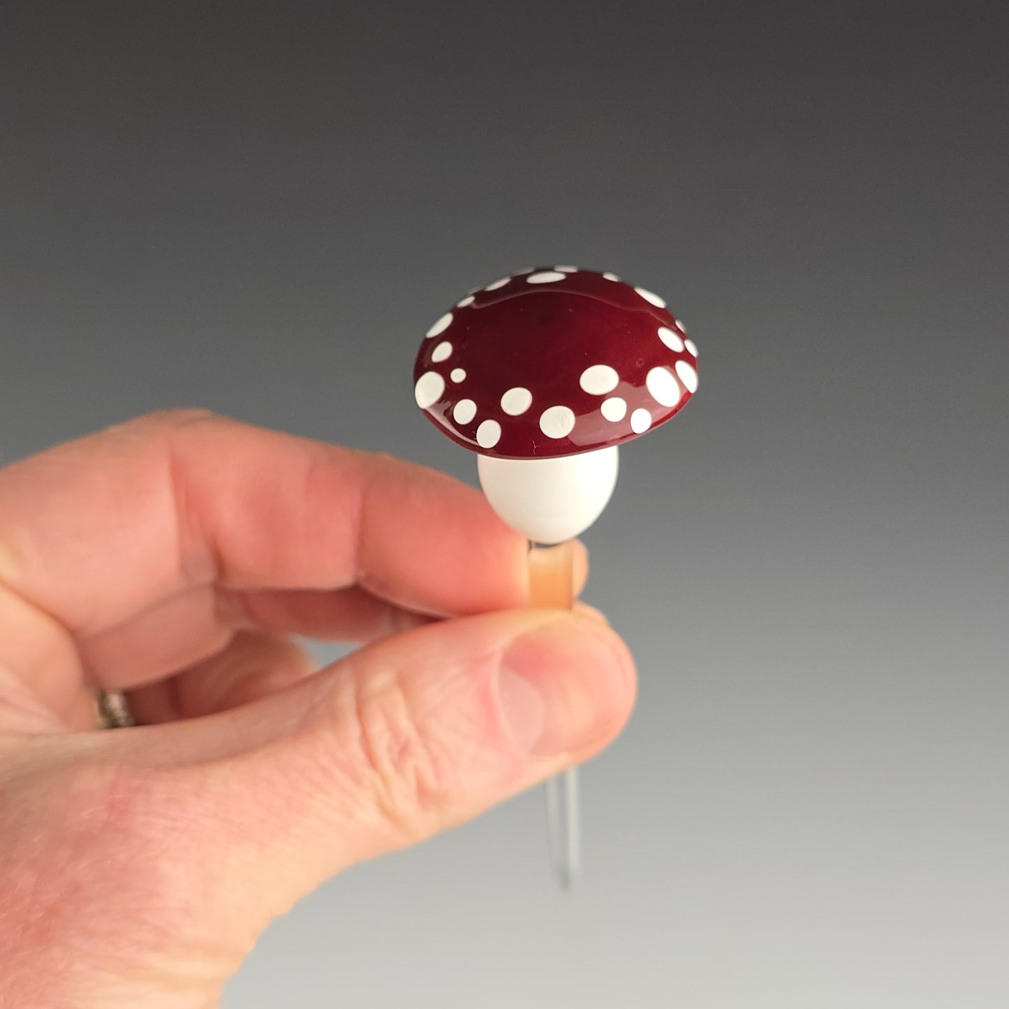 Plant Flare Mushroom: Classic Cartoon Red