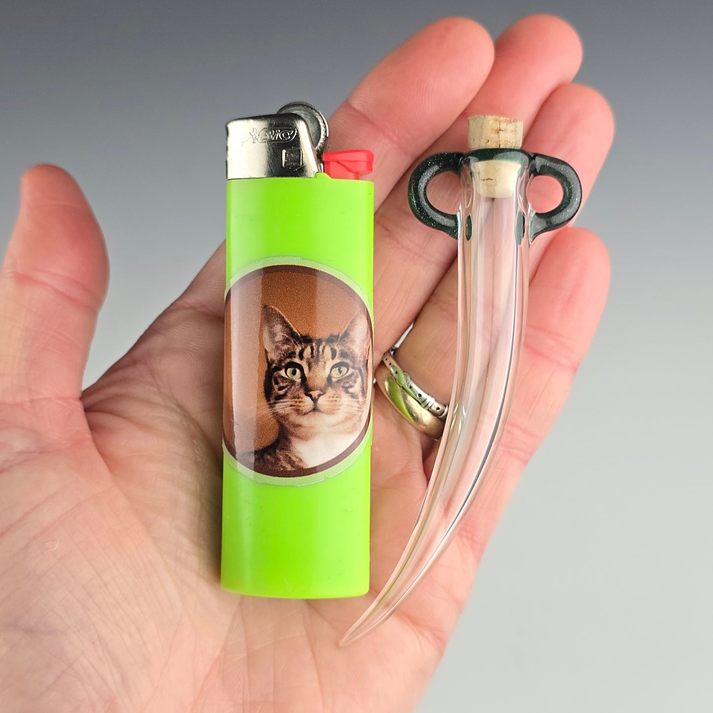 Hanging Whisker Keeper: Sapphire 3"