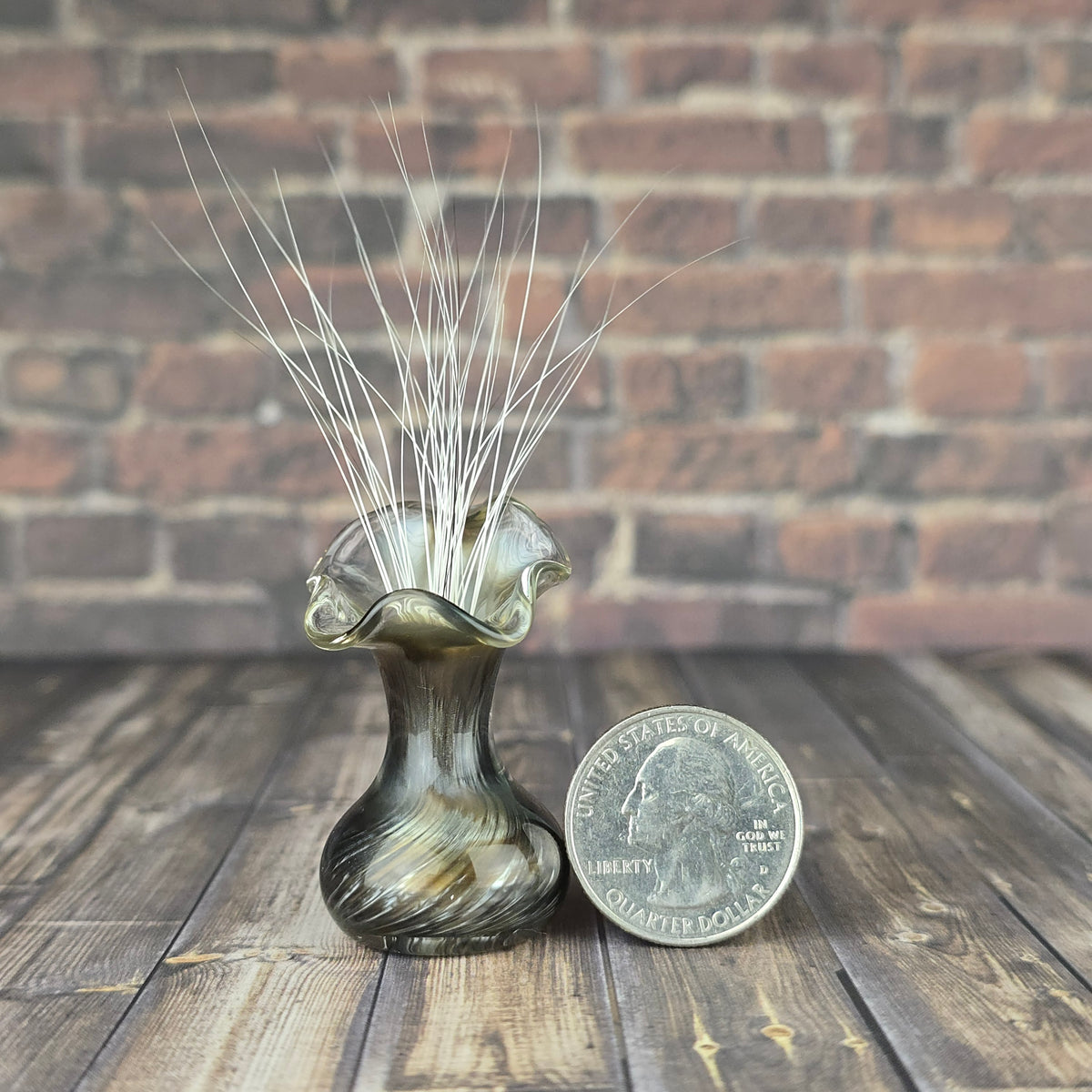 Metallic Ruffle Top Whisker Vase