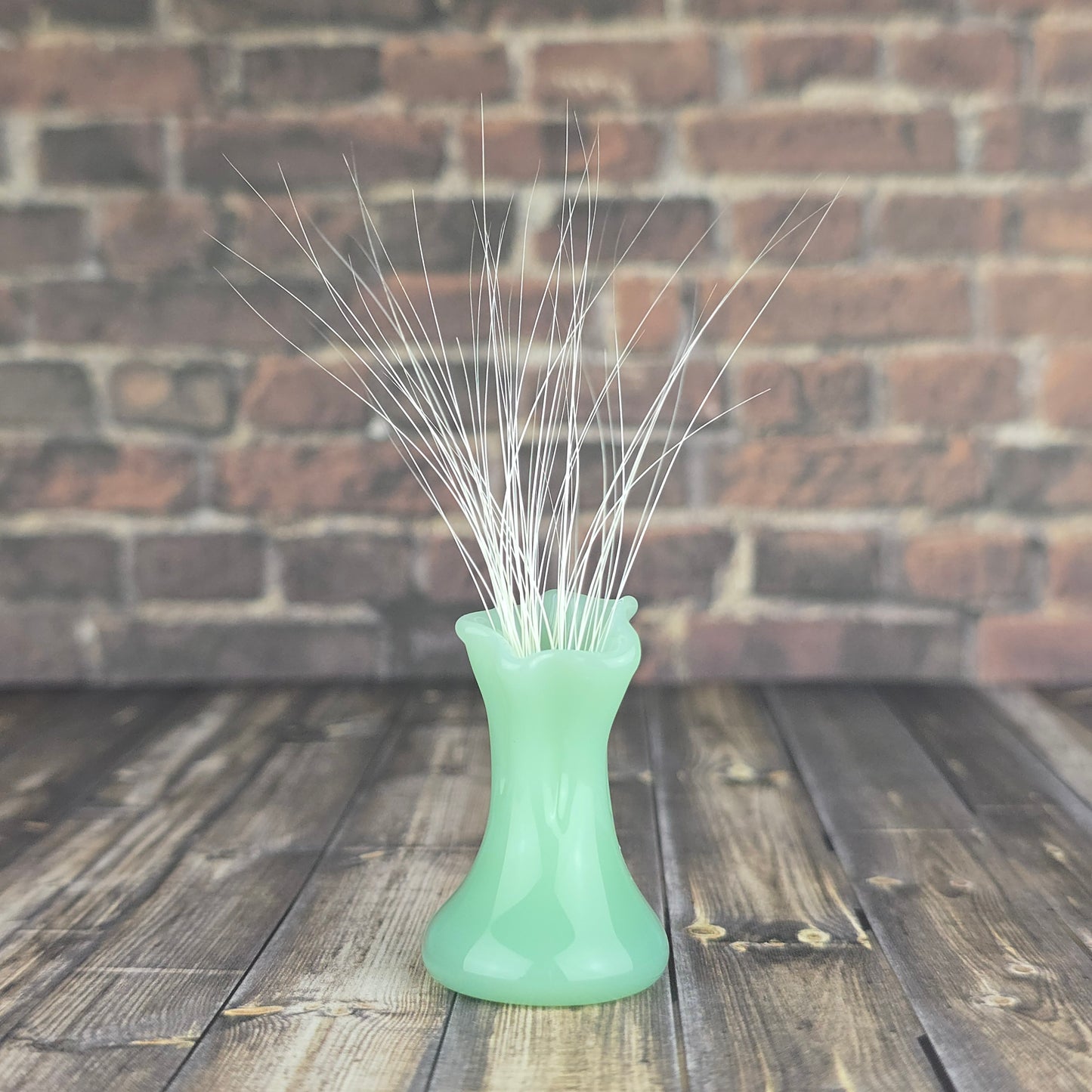 Jade Green Star Top Whisker Vase
