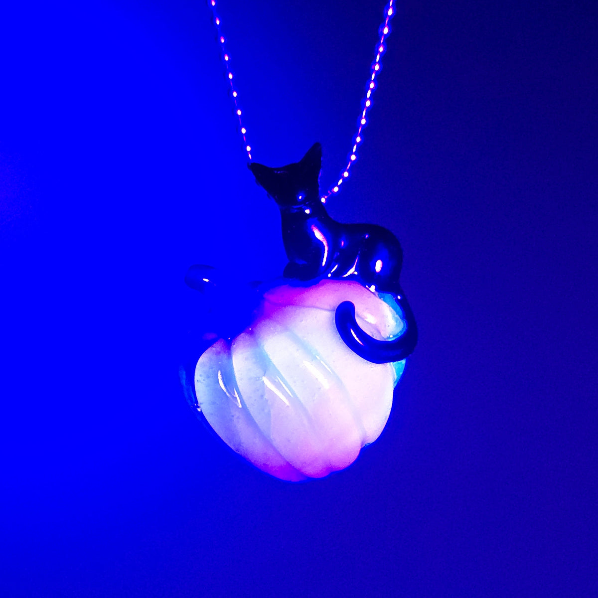 UV Purple Pumpkin & Onxy Kitty Loaf