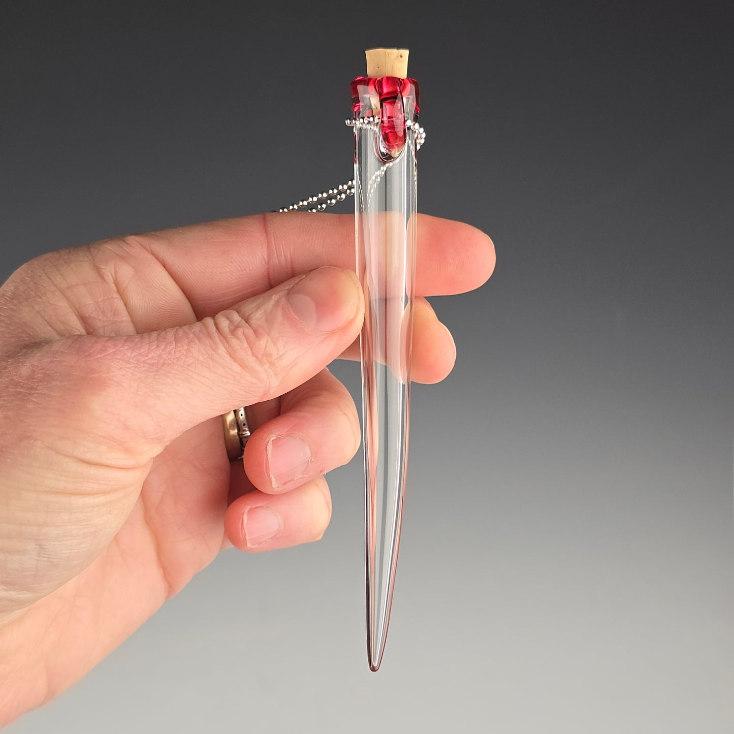 Hanging Whisker Keeper: Tela Magenta 4"