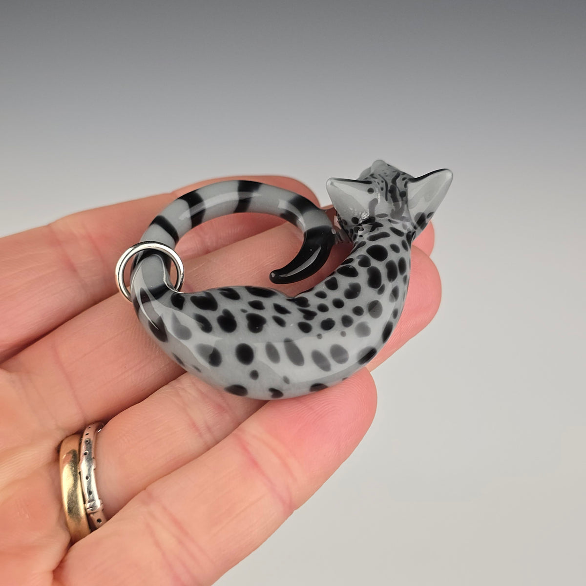 Silver Egyptian Mau: large